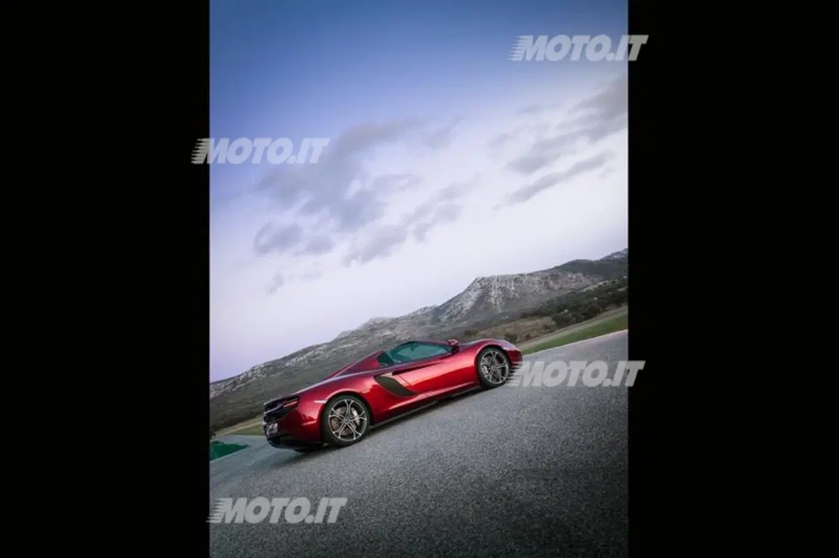 McLaren MP4-12C Spider (12)
