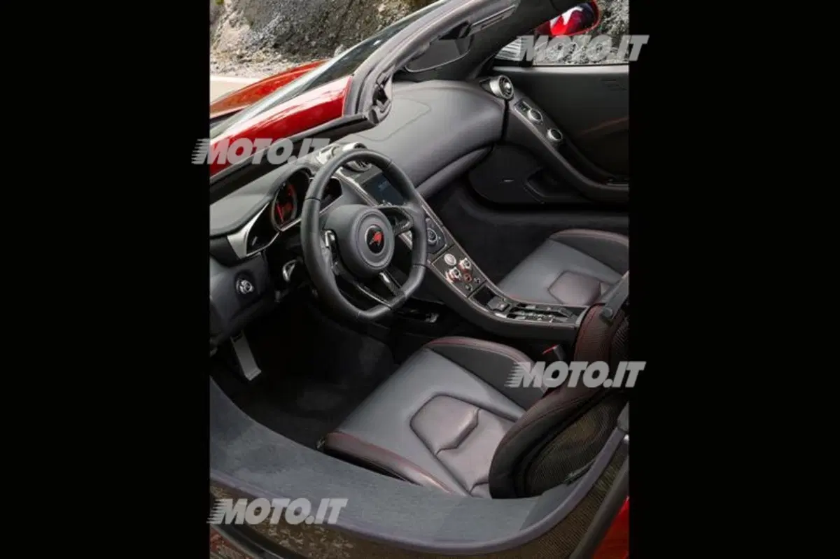 McLaren MP4-12C Spider (13)
