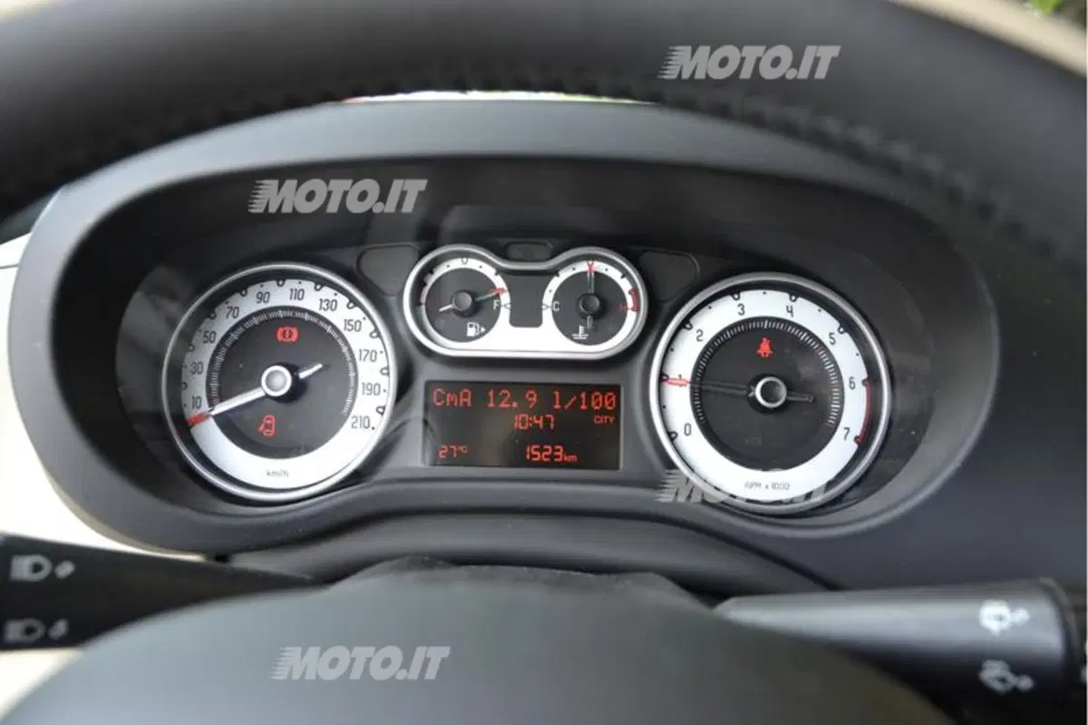 Fiat 500L (31)