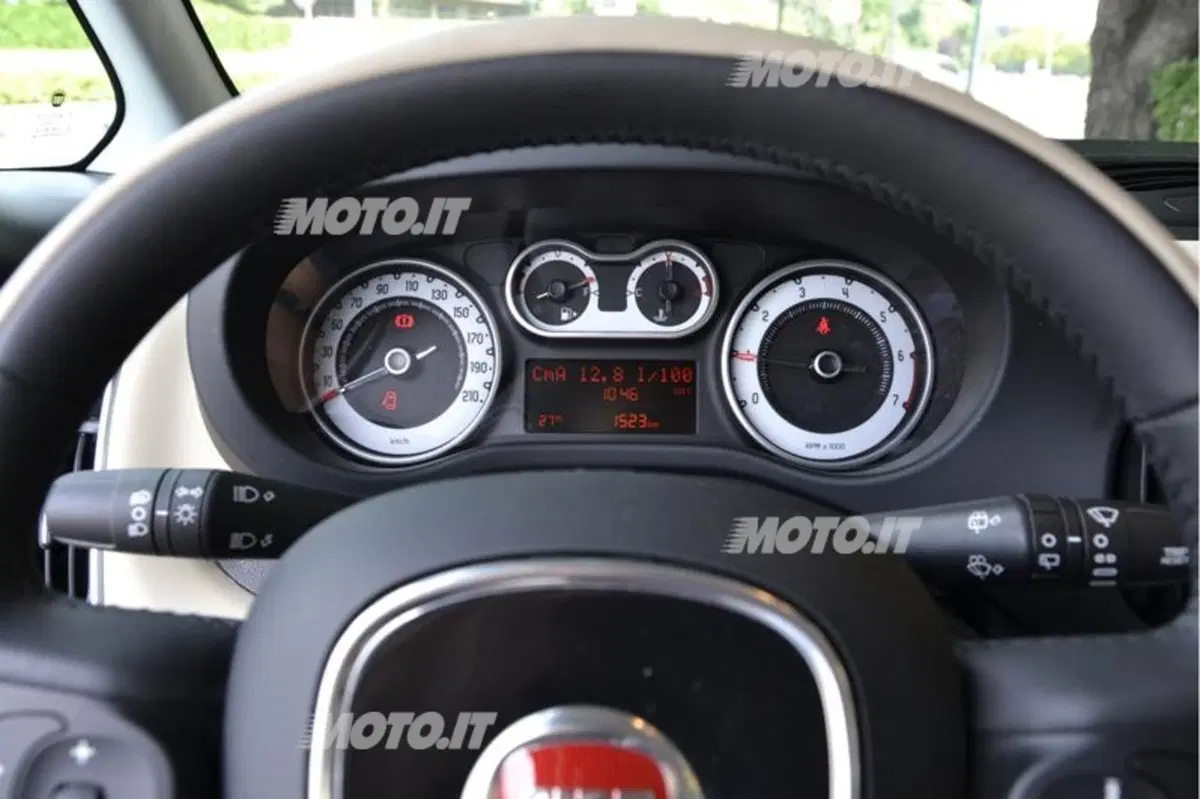 Fiat 500L (32)