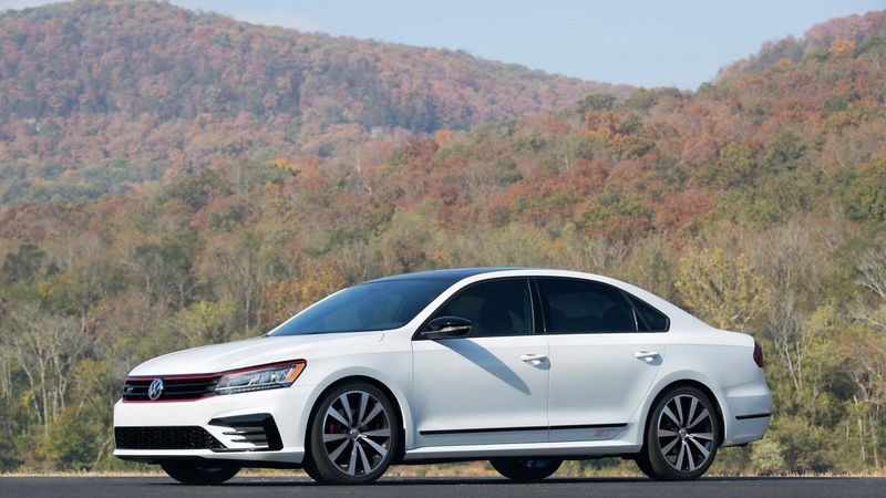 Volkswagen Passat GT, il debutto al Salone di Los Angeles 2016