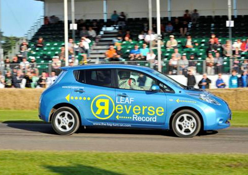 Nissan Leaf: record in retromarcia a Goodwood