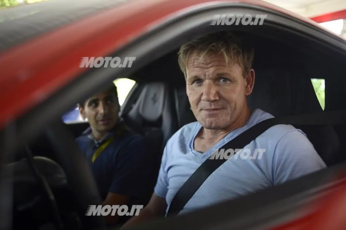 Gordon Ramsay visita la Ferrari (2)