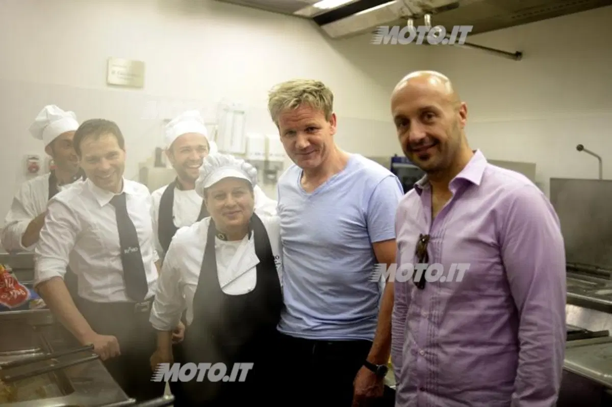 Gordon Ramsay visita la Ferrari (6)