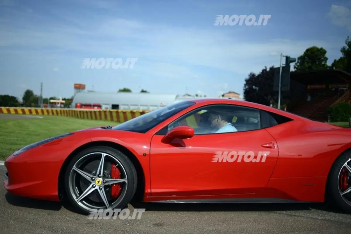Gordon Ramsay visita la Ferrari (8)