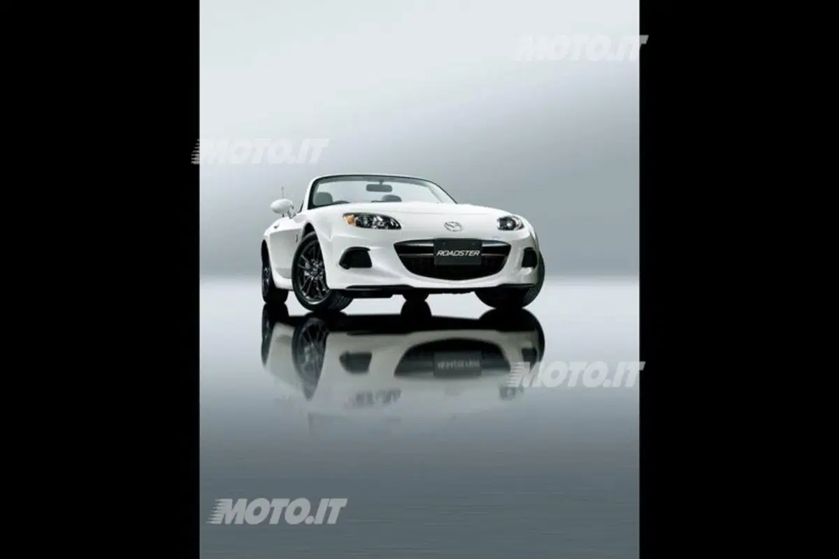 Mazda MX-5 restyling: novità per la roadster nipponica (6)