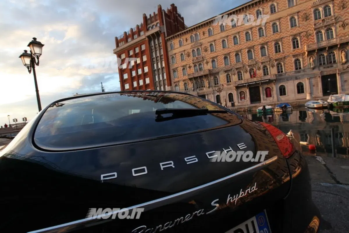 Porsche Panamera S Hybrid (16)