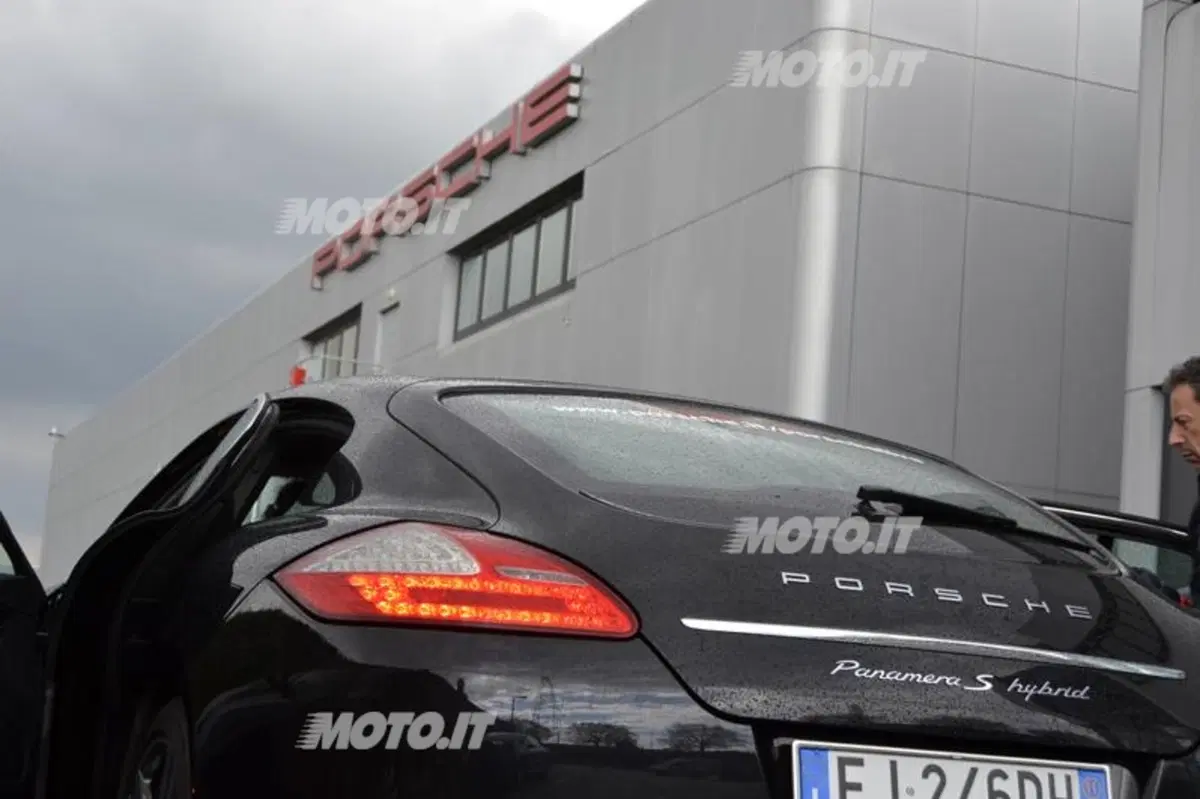 Porsche Panamera S Hybrid (18)