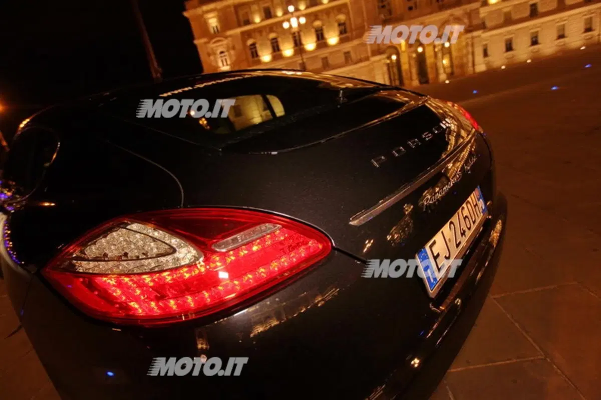 Porsche Panamera S Hybrid (19)