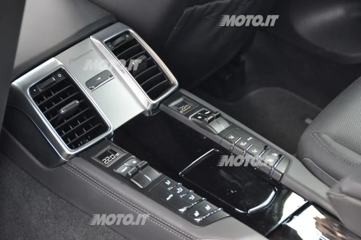 Porsche Panamera S Hybrid (30)