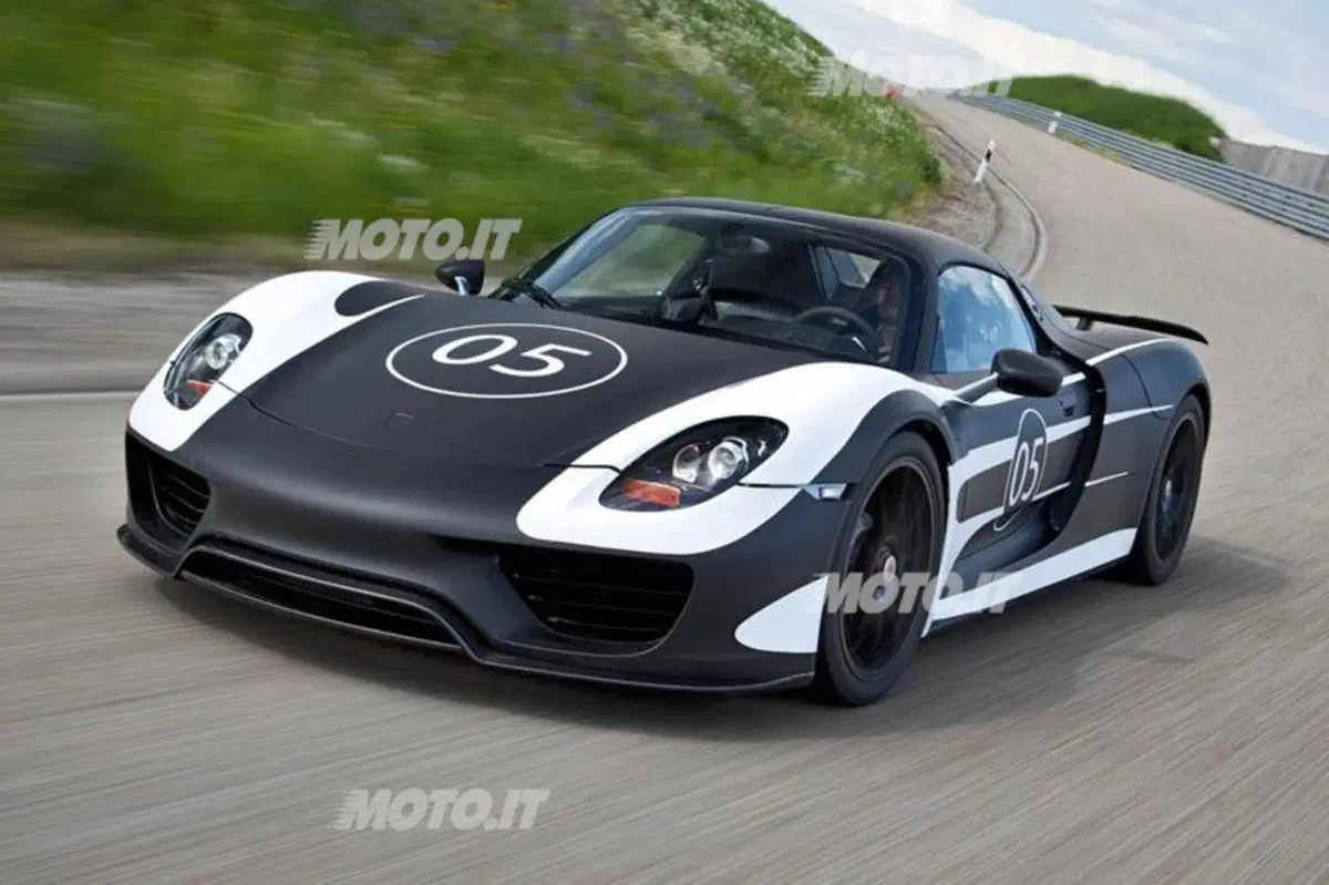 Porsche 918 Spyder: in listino da 786.954 euro (2)