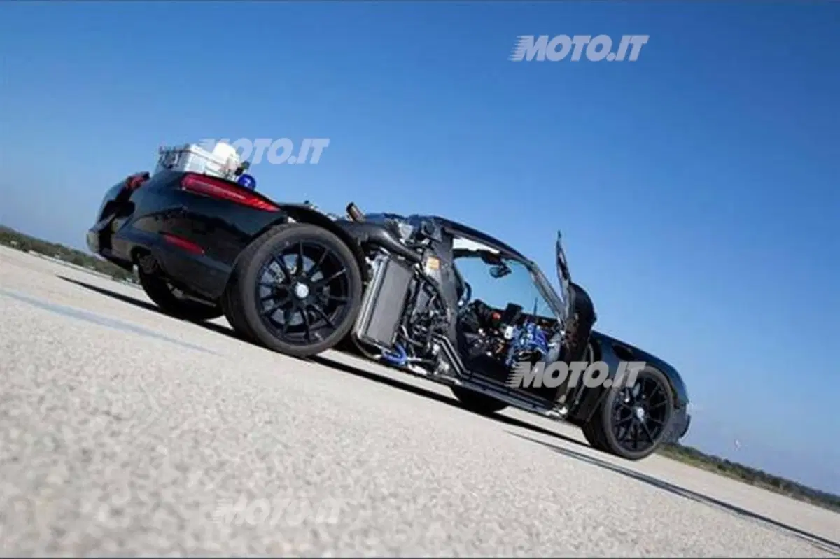 Porsche 918 Spyder: in listino da 786.954 euro (9)