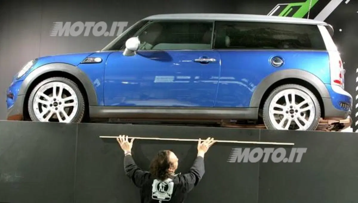 BMW investirà 250 milioni di sterline per la Mini (3)
