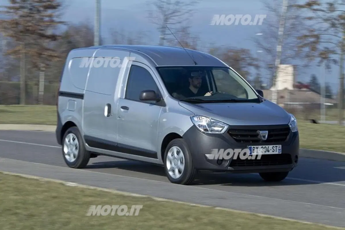 Dacia Dokker: com’è e quanto costa (24)