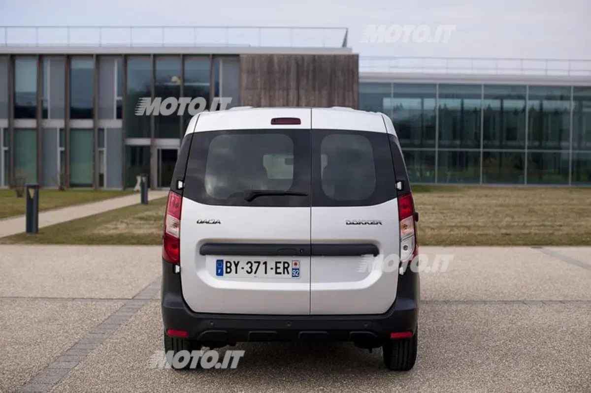 Dacia Dokker: com’è e quanto costa (27)