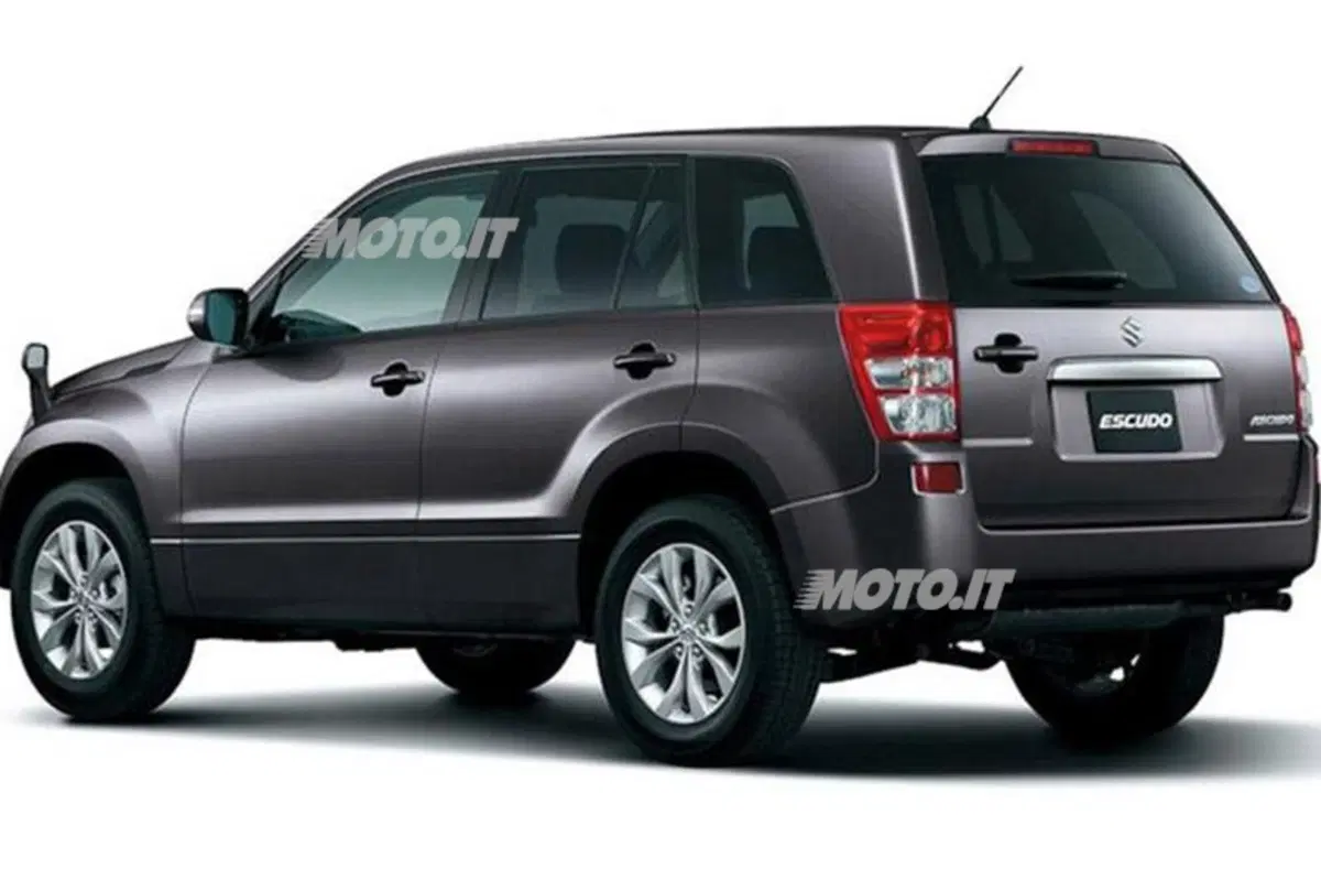 Suzuki Escudo: anticipa il restyling della Gran Vitara (6)