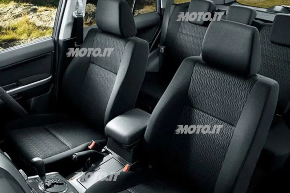 Suzuki Escudo: anticipa il restyling della Gran Vitara (9)