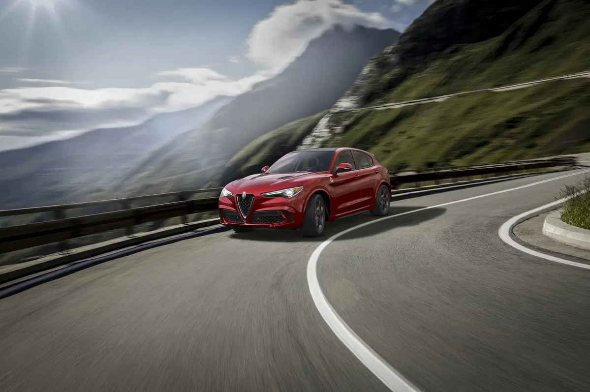 Alfa Romeo Stelvio, ecco le prime immagini (3)
