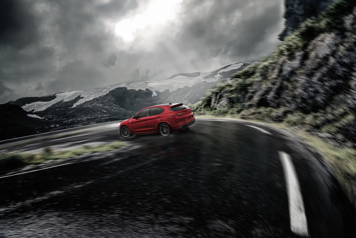Alfa Romeo Stelvio, ecco le prime immagini (2)