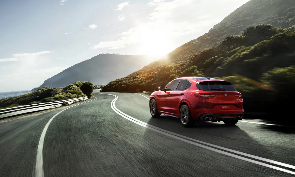 Alfa Romeo Stelvio, ecco le prime immagini (4)