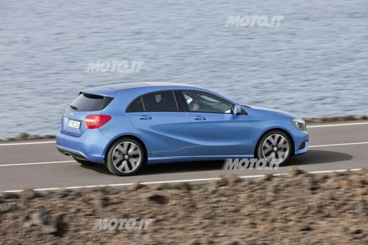 Merceds-Benz Classe A in tour sulle spiagge italiane (8)