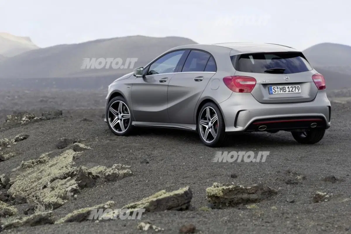 Merceds-Benz Classe A in tour sulle spiagge italiane (11)