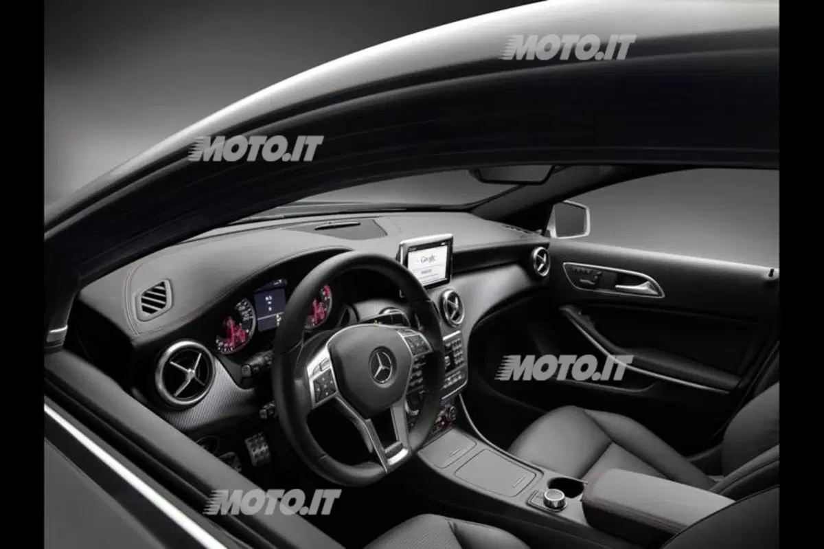 Merceds-Benz Classe A in tour sulle spiagge italiane (13)