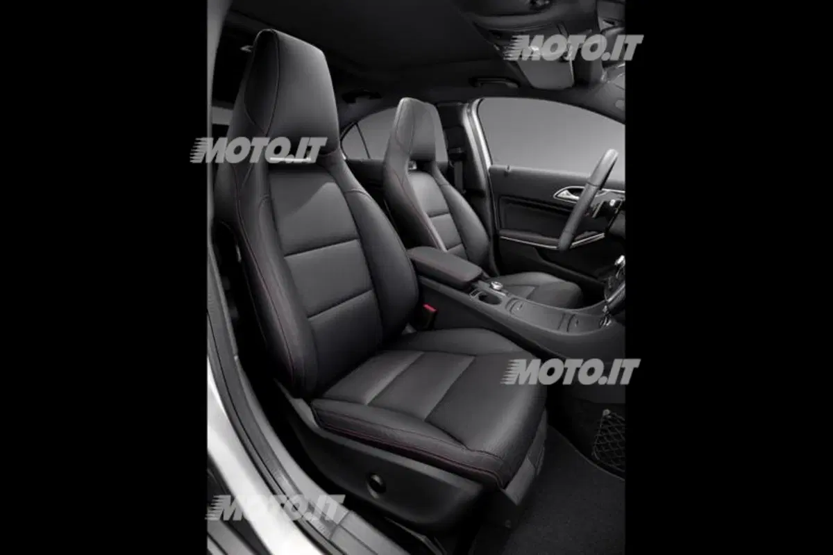 Merceds-Benz Classe A in tour sulle spiagge italiane (14)