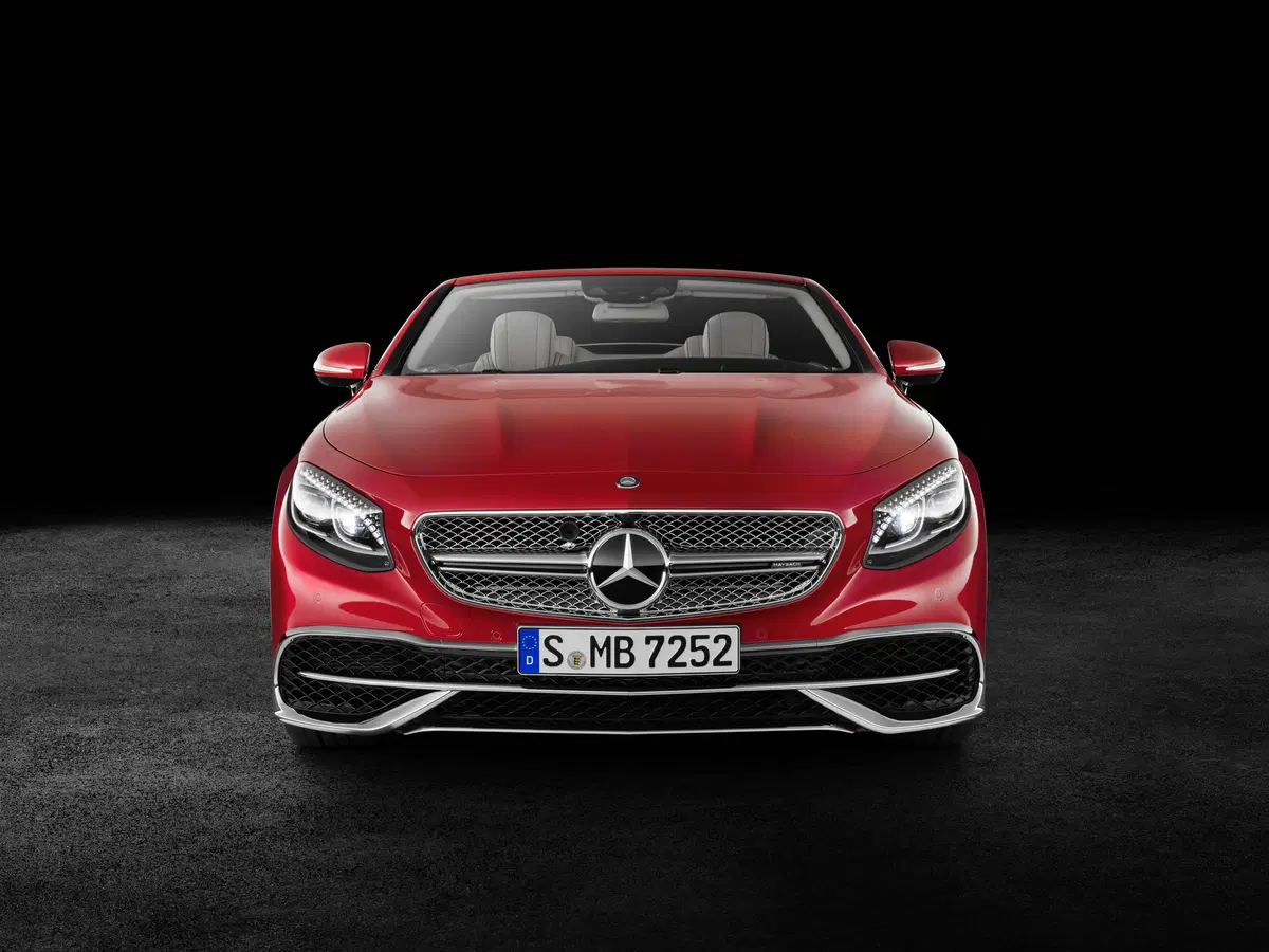 Mercedes-Maybach S 650 Cabriolet debutta a Los Angeles
