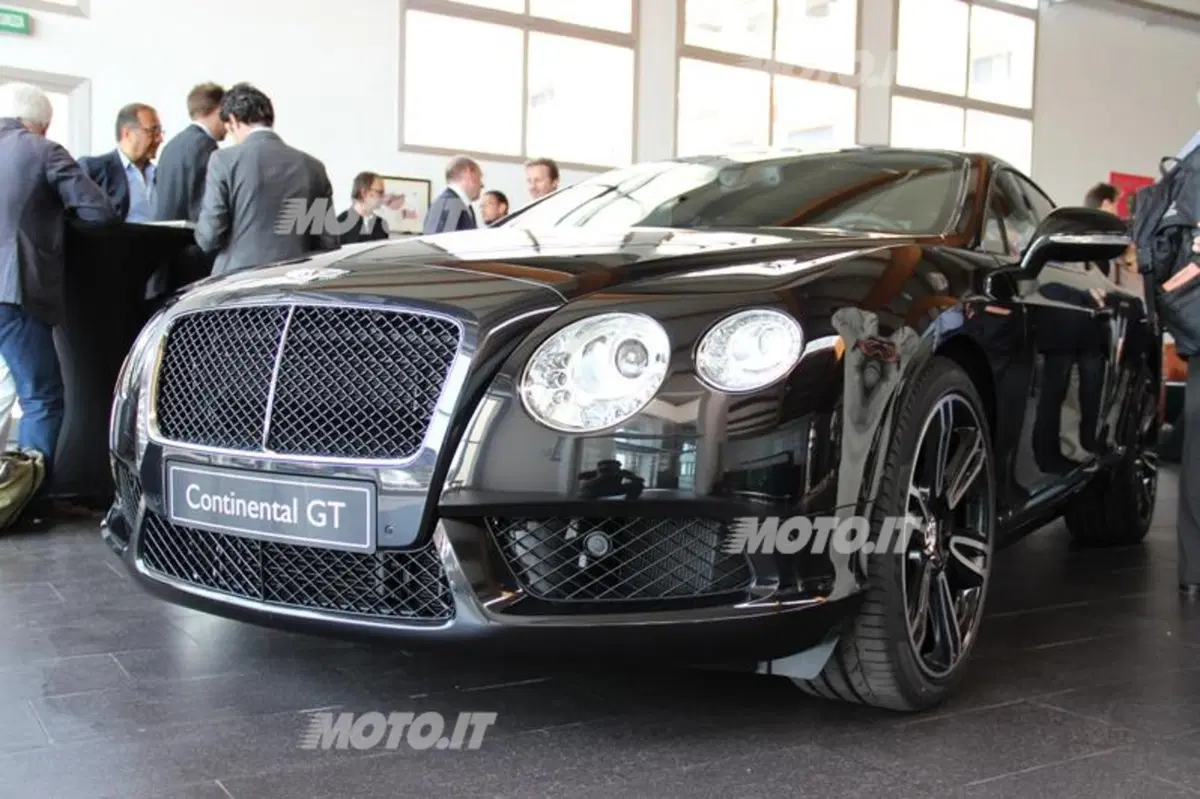 Bentley: inaugurata la nuova concessionaria di Milano (2)