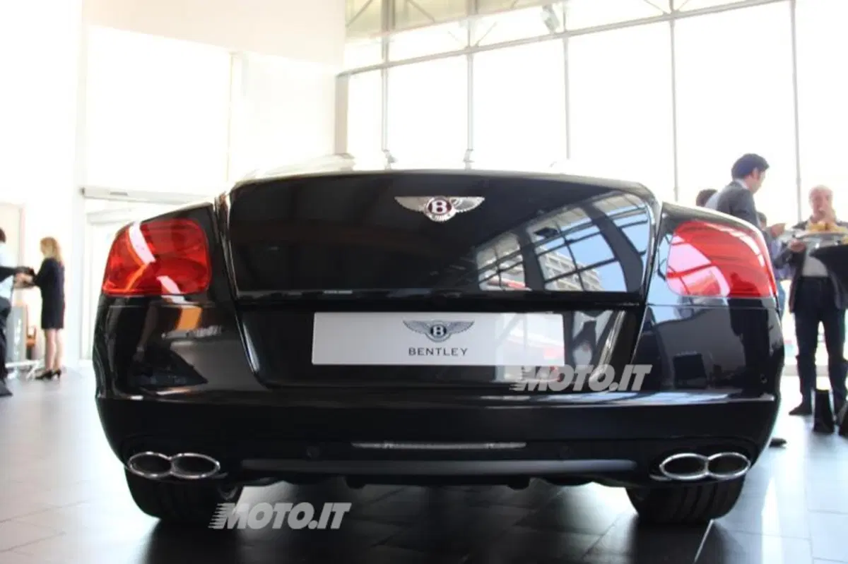 Bentley: inaugurata la nuova concessionaria di Milano (3)
