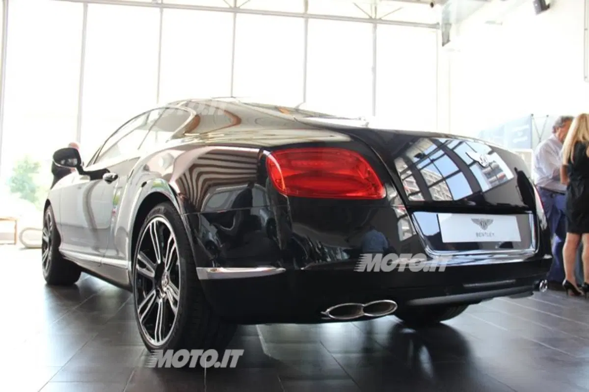 Bentley: inaugurata la nuova concessionaria di Milano (7)