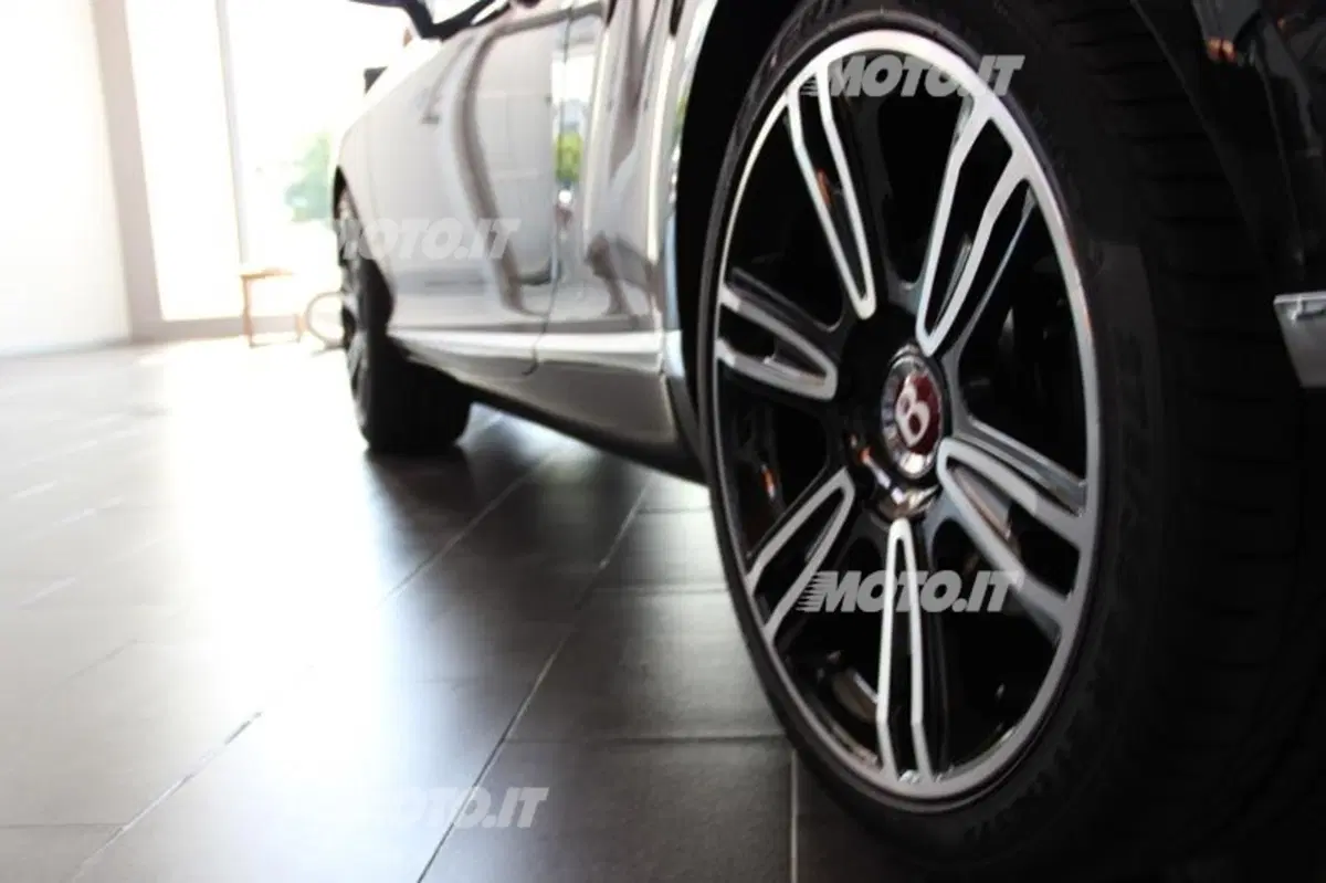 Bentley: inaugurata la nuova concessionaria di Milano (15)