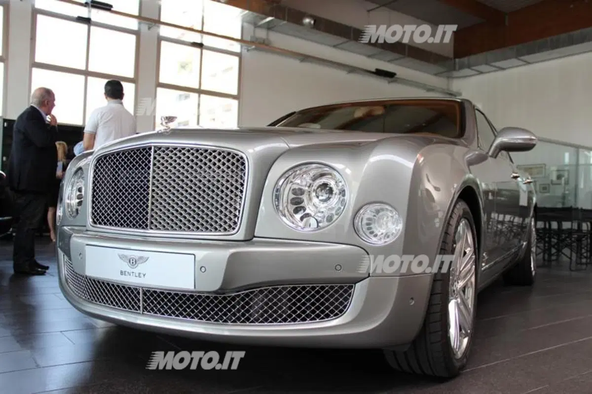 Bentley: inaugurata la nuova concessionaria di Milano (17)