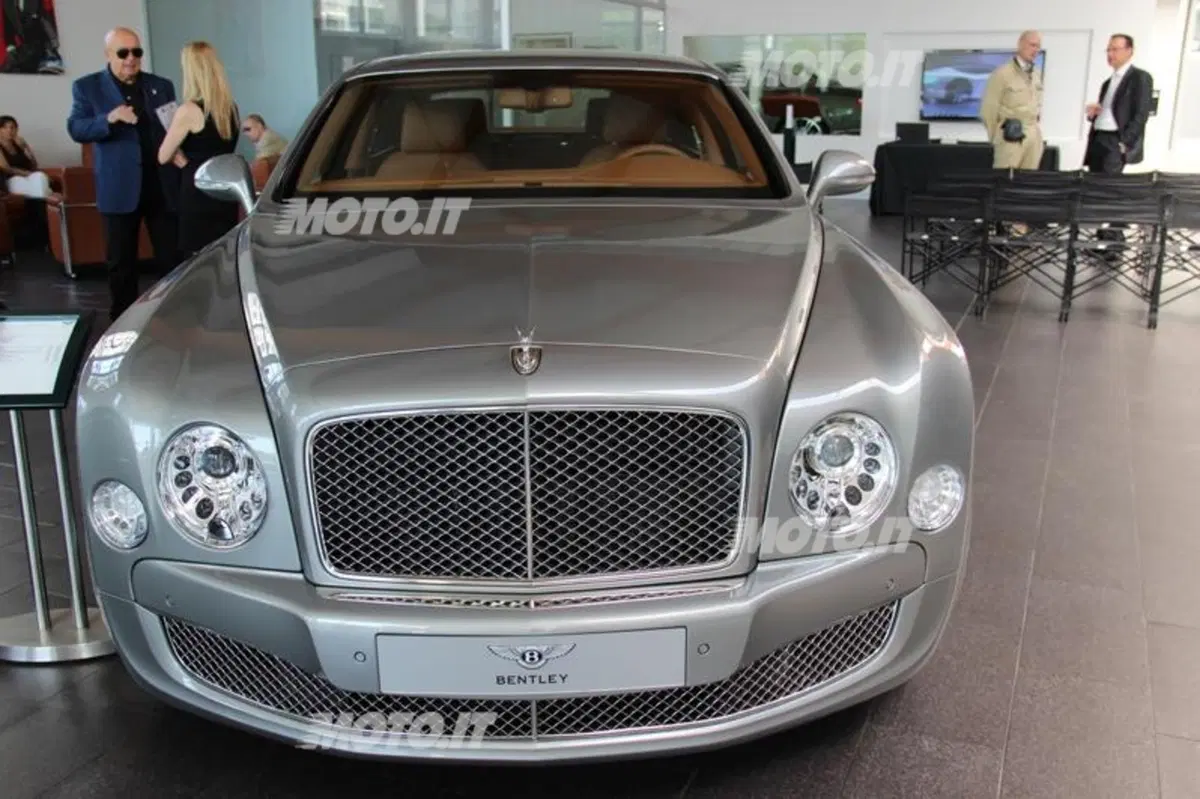 Bentley: inaugurata la nuova concessionaria di Milano (18)