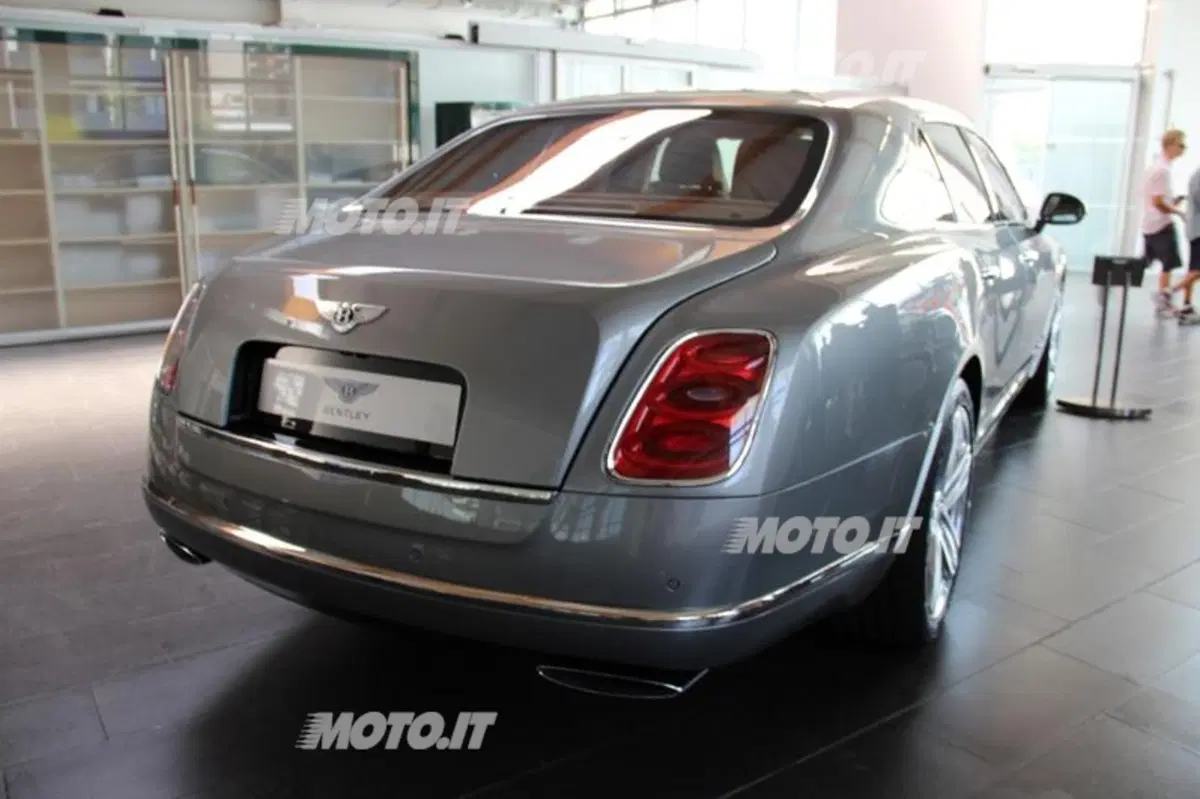 Bentley: inaugurata la nuova concessionaria di Milano (19)