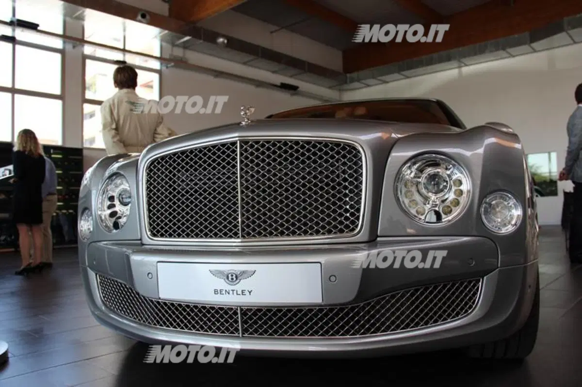 Bentley: inaugurata la nuova concessionaria di Milano (20)