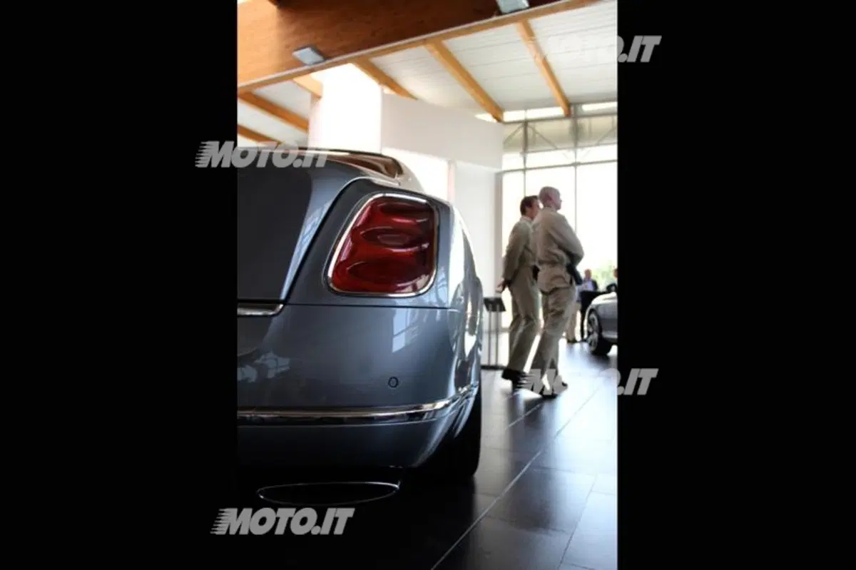 Bentley: inaugurata la nuova concessionaria di Milano (22)