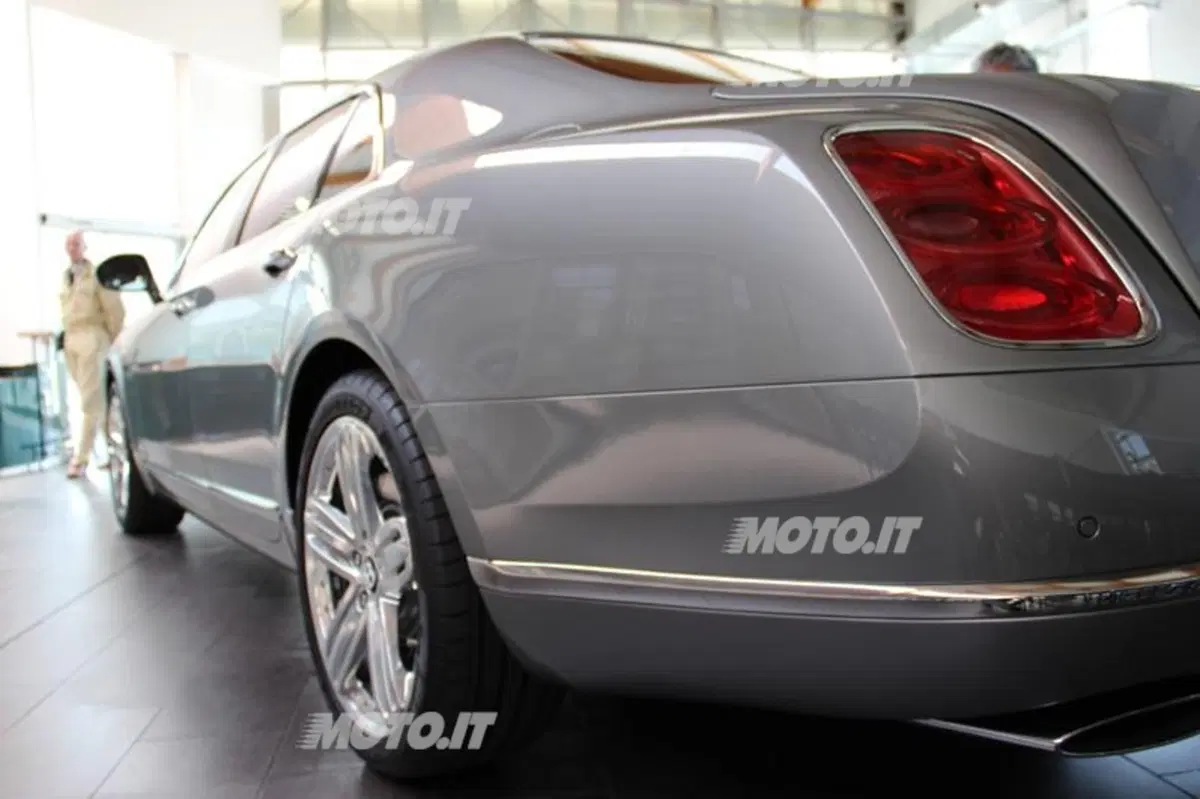 Bentley: inaugurata la nuova concessionaria di Milano (25)