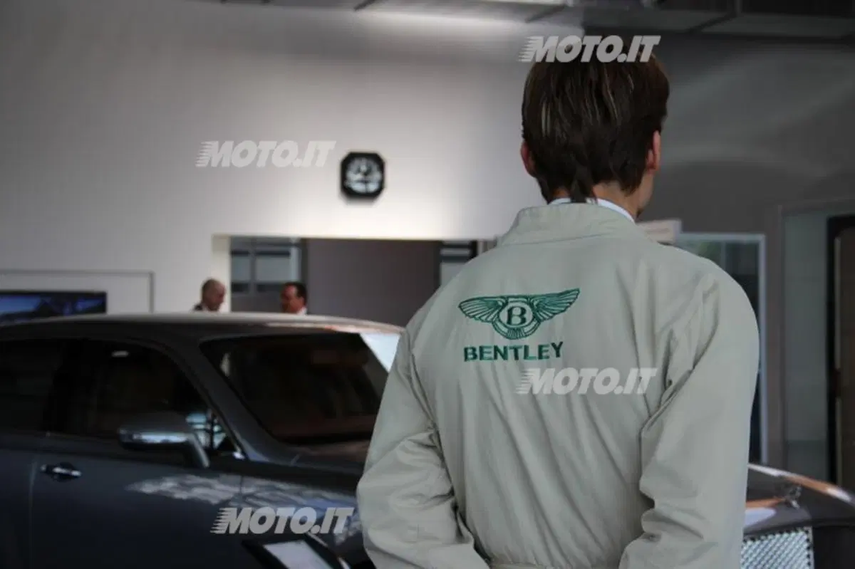 Bentley: inaugurata la nuova concessionaria di Milano (33)