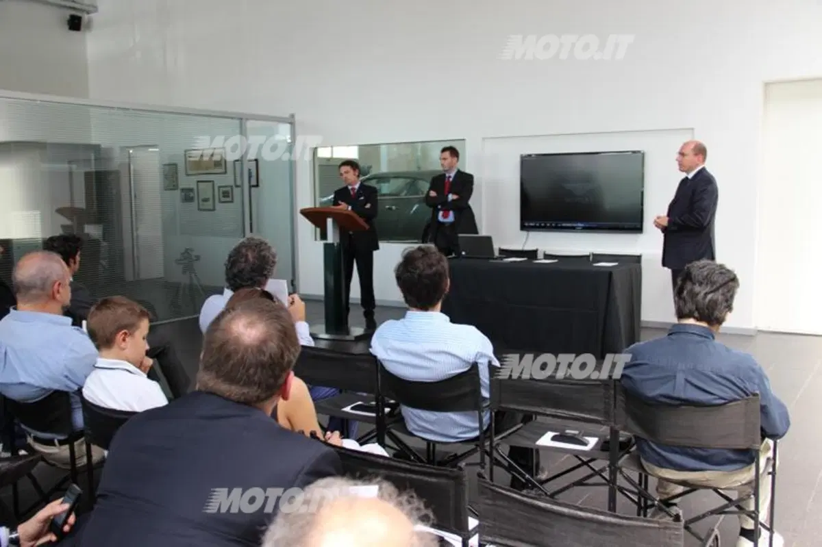 Bentley: inaugurata la nuova concessionaria di Milano (38)