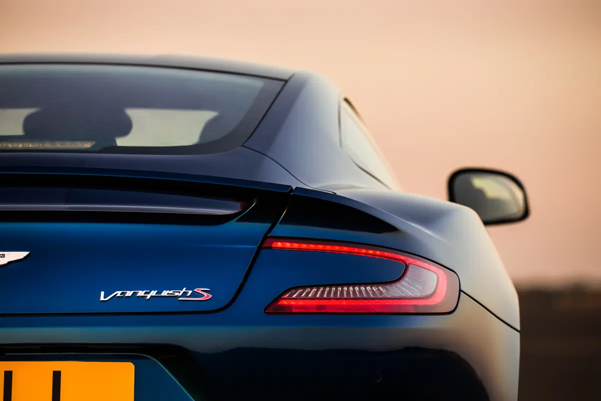 Aston Martin Vanquish S, debutto a Los Angeles (2)