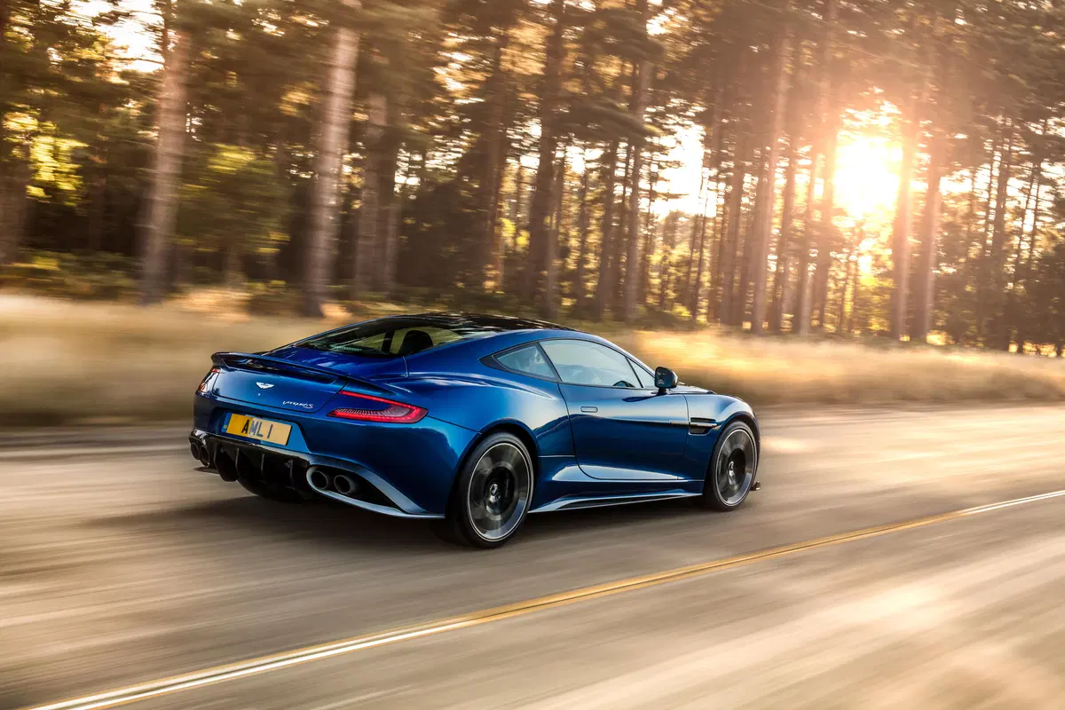Aston Martin Vanquish S, debutto a Los Angeles (3)