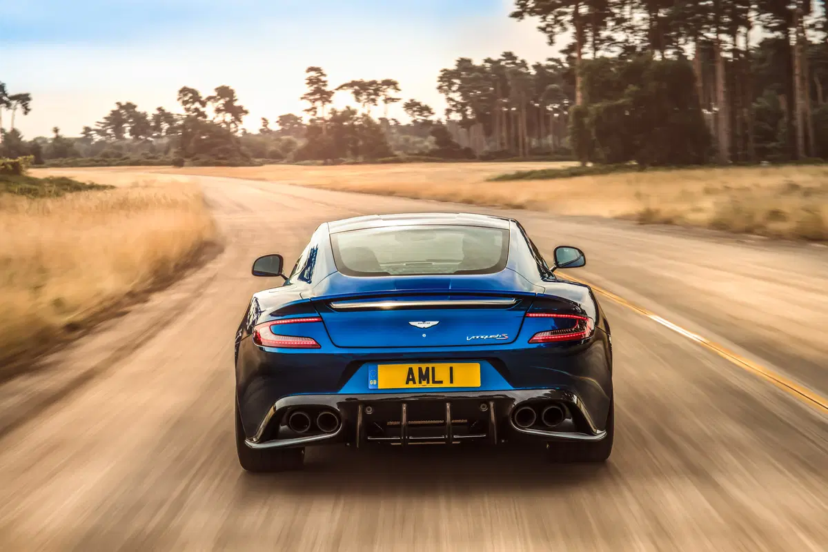 Aston Martin Vanquish S, debutto a Los Angeles (5)