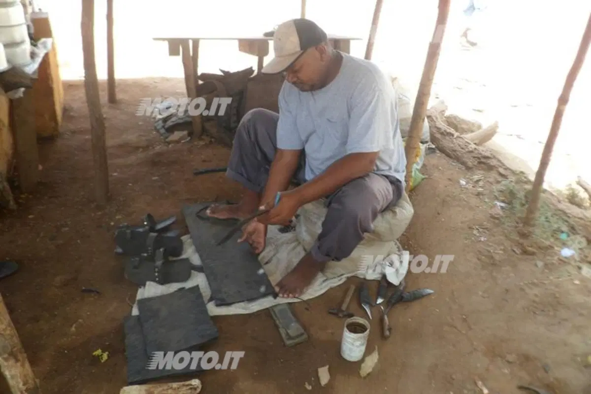 Wheely: le infradito "ecofriendly" che aiutano il Kenya (8)