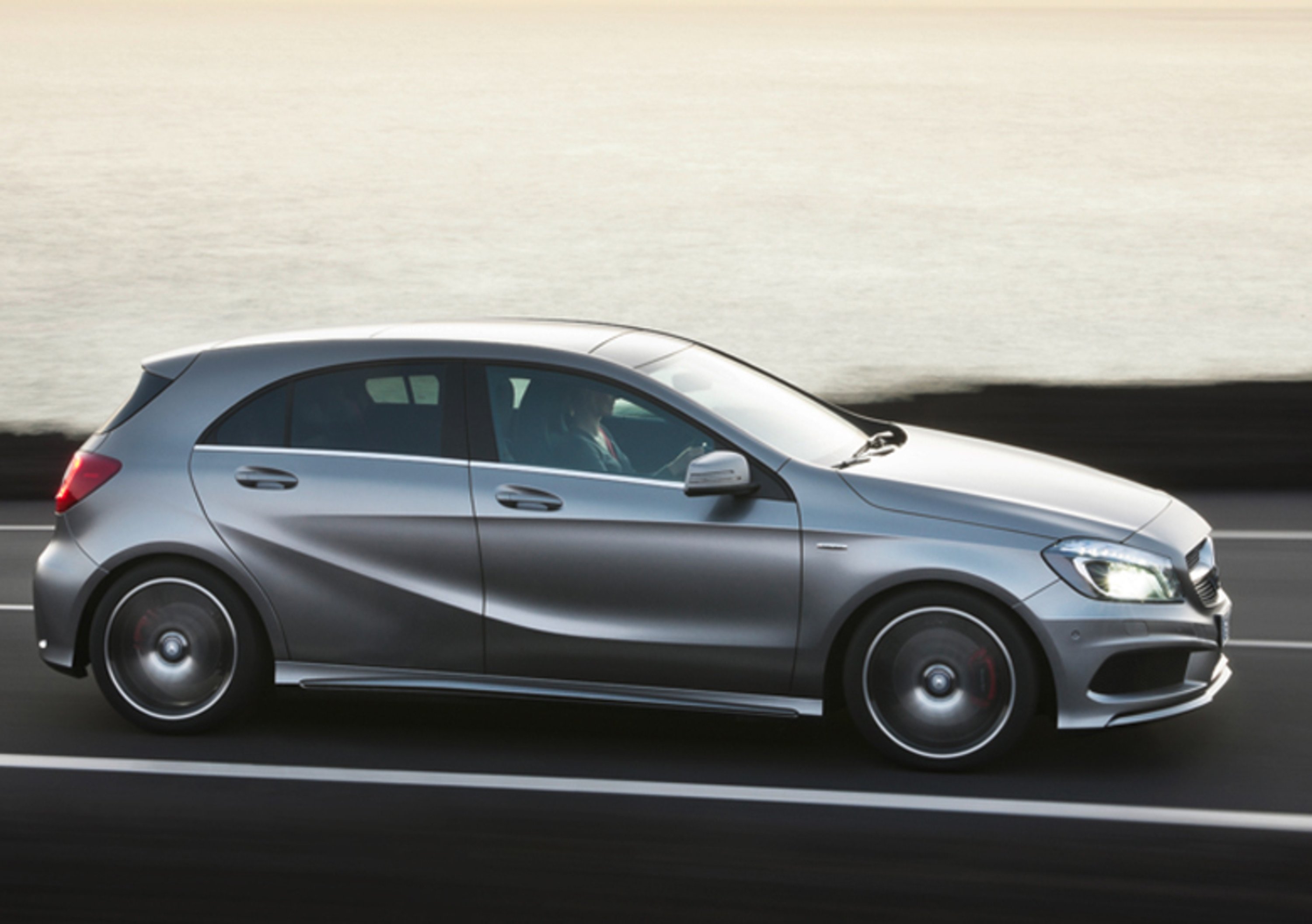 Mercedes-Benz incrementa la produzione della Classe A
