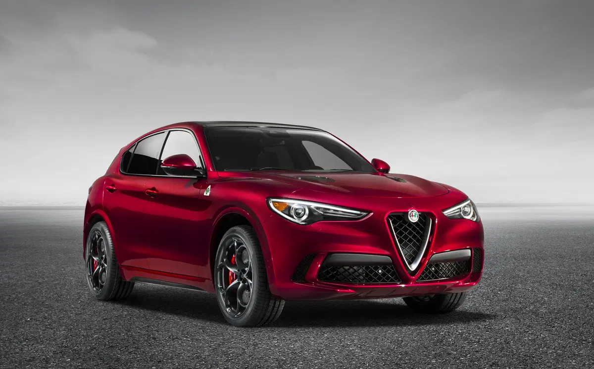 Alfa Romeo Stelvio, ecco le prime immagini (7)