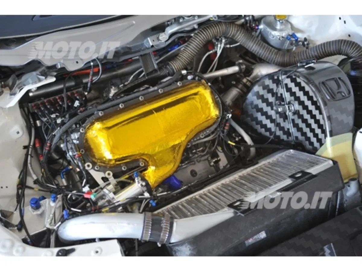 Honda Civic WTCC: svelato il motore HR412E (2)