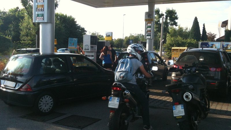Carburanti: prezzi di nuovo in impennata. Il diesel torna a 1,8 &euro;/l