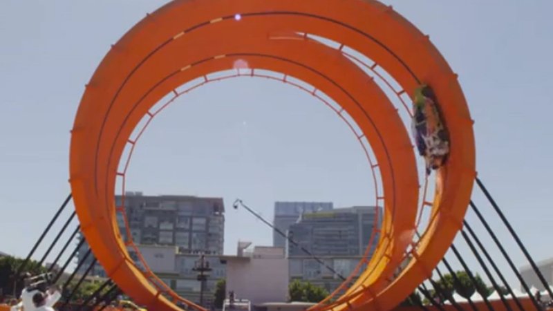 Hot Wheels World Record: Double Loop Dare - Video